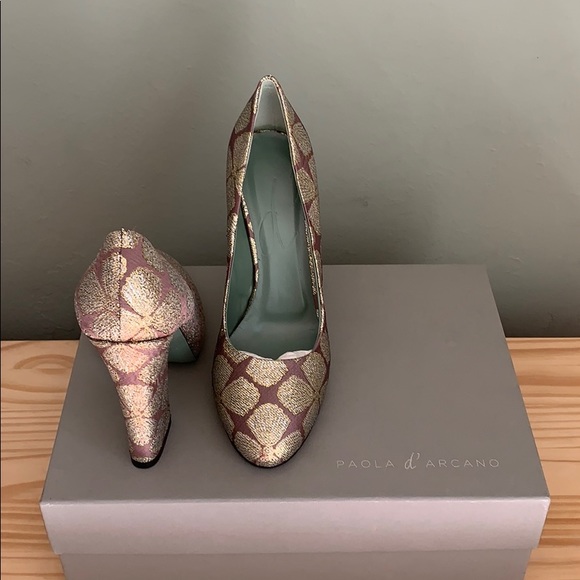 **Brand NEW Paola d’Arcano heels - Picture 3 of 4